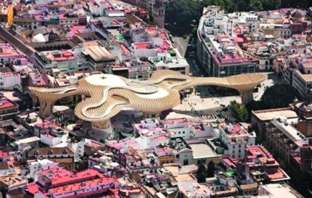 西班牙最大的木结构建筑2.jpg